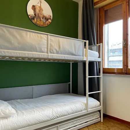 Casa Mia - 12 *